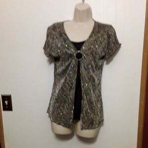 Brittany Black Size M excellent cond pit to pit 15 1/2 length 25